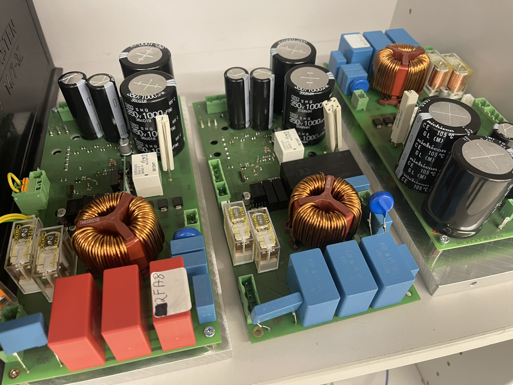 Labor: Bestückte Power electronics-Module